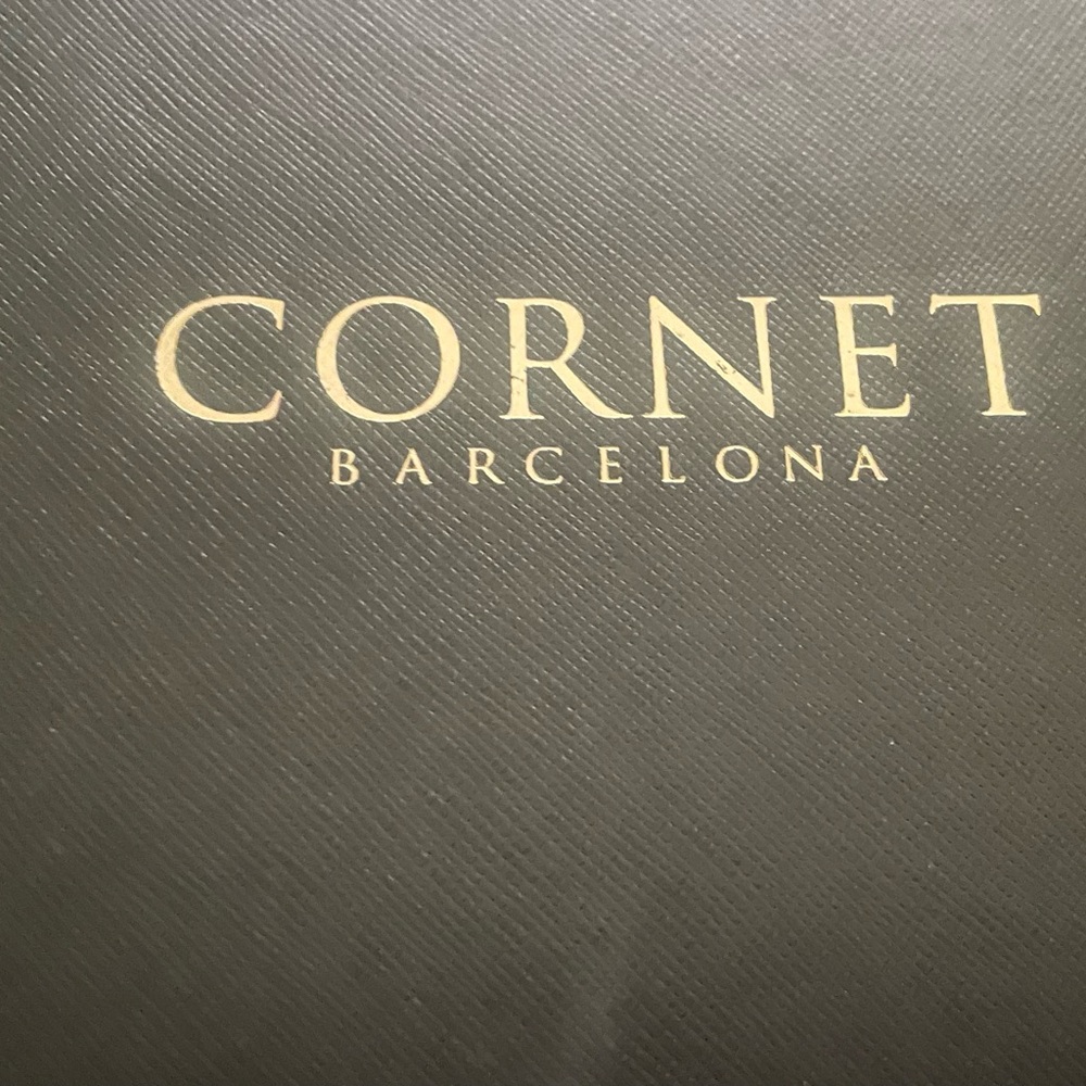 COPY - Cornet Barcelona, 4 size: 20 OZ, 3.8”, 4.9”, colors: base from a church …